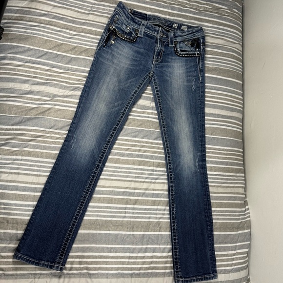 Miss Me Jeans Straight Leg - Picture 2 of 11